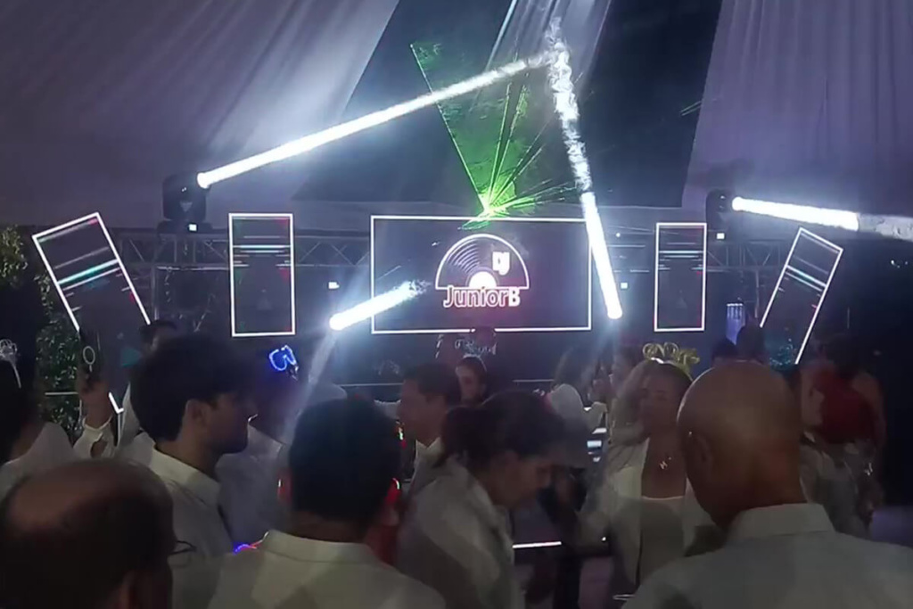 Diseño de pantalla led para fiesta de 15 años